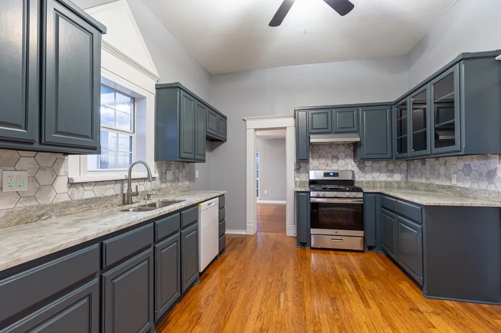 324 E Pace Street Frost, TX 76641
