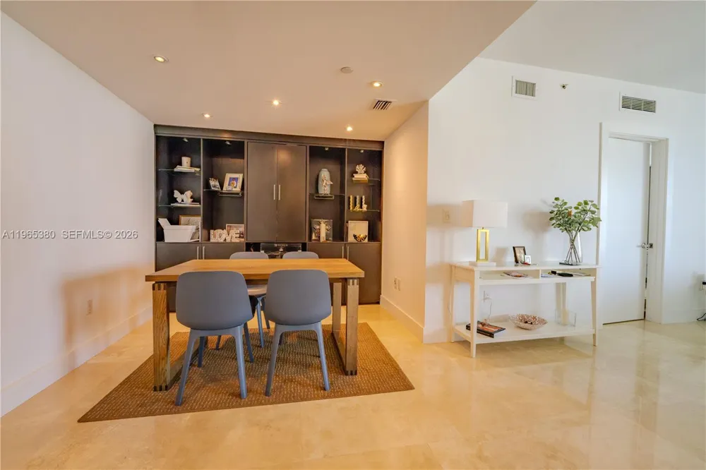 350 S Miami Ave #3203 Miami, FL 33130