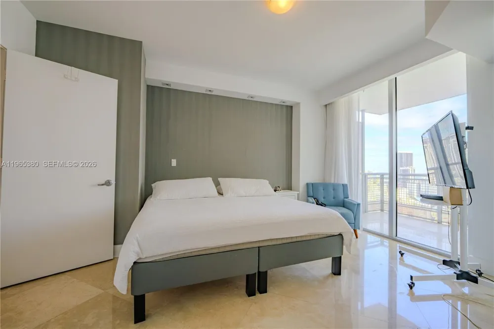 350 S Miami Ave #3203 Miami, FL 33130
