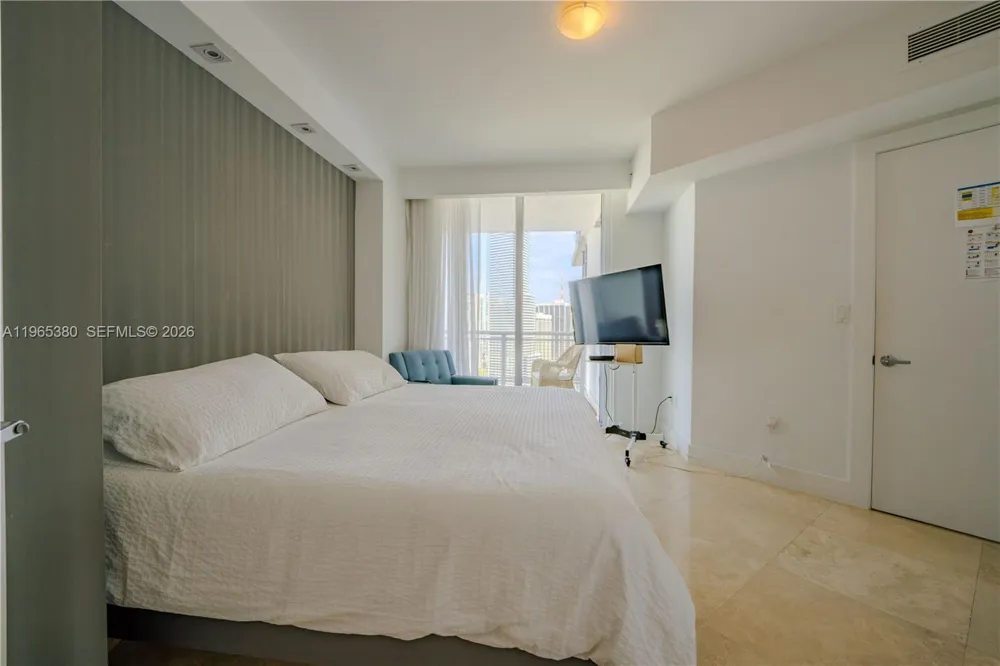 350 S Miami Ave #3203 Miami, FL 33130