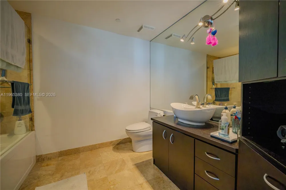 350 S Miami Ave #3203 Miami, FL 33130
