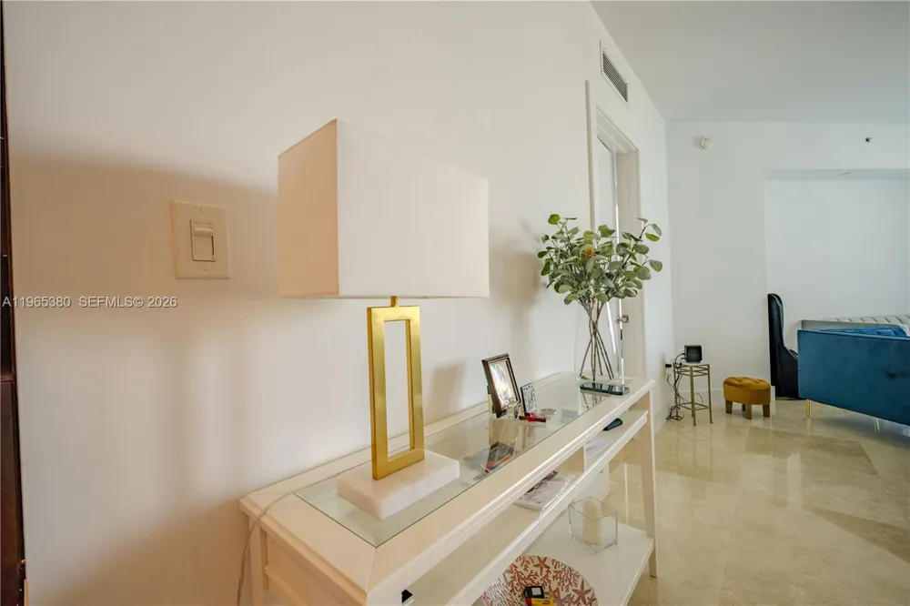 350 S Miami Ave #3203 Miami, FL 33130