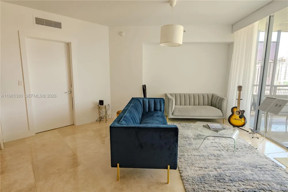 350 S Miami Ave #3203 Miami, FL 33130