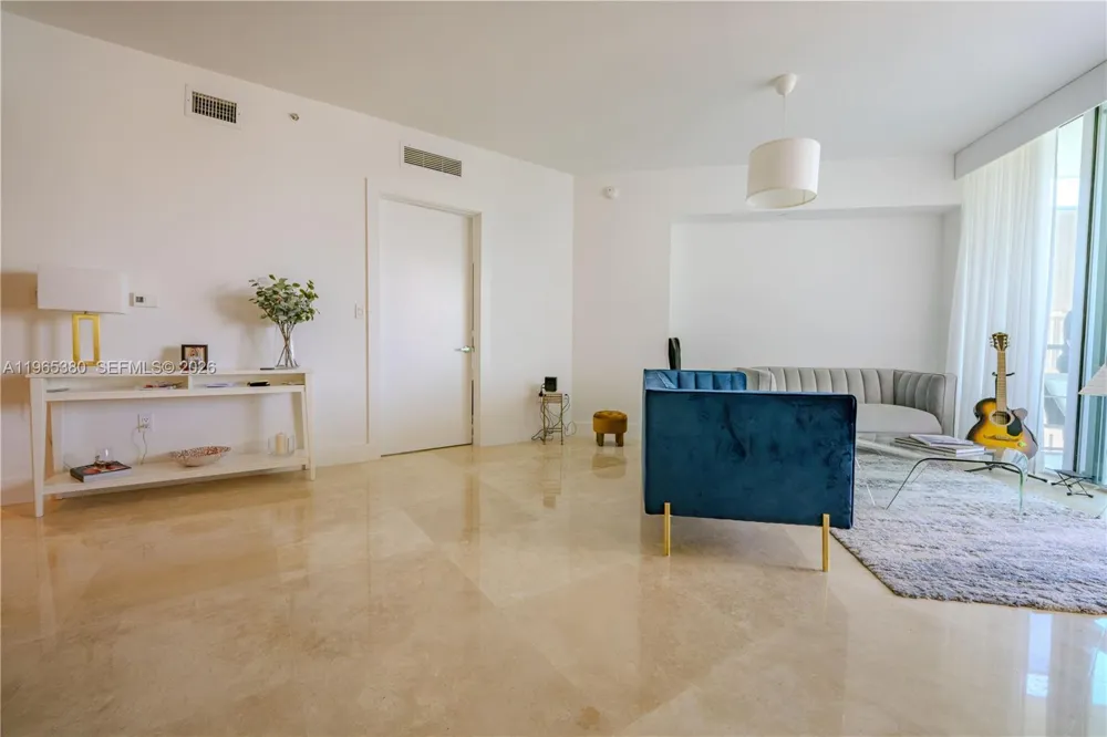 350 S Miami Ave #3203 Miami, FL 33130