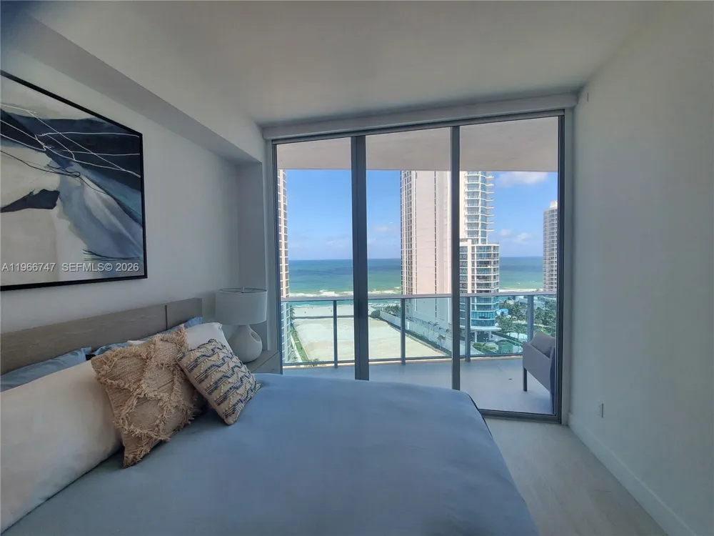 17550 COLLINS #1402 Sunny Isles Beach, FL 33160