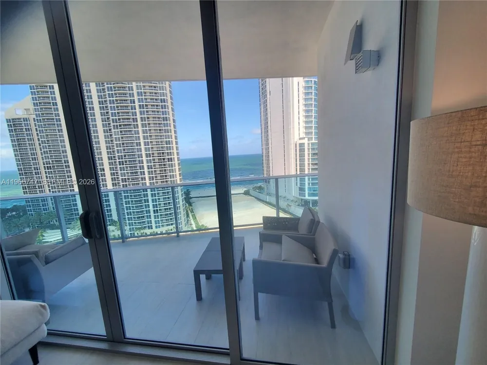 17550 COLLINS #1402 Sunny Isles Beach, FL 33160