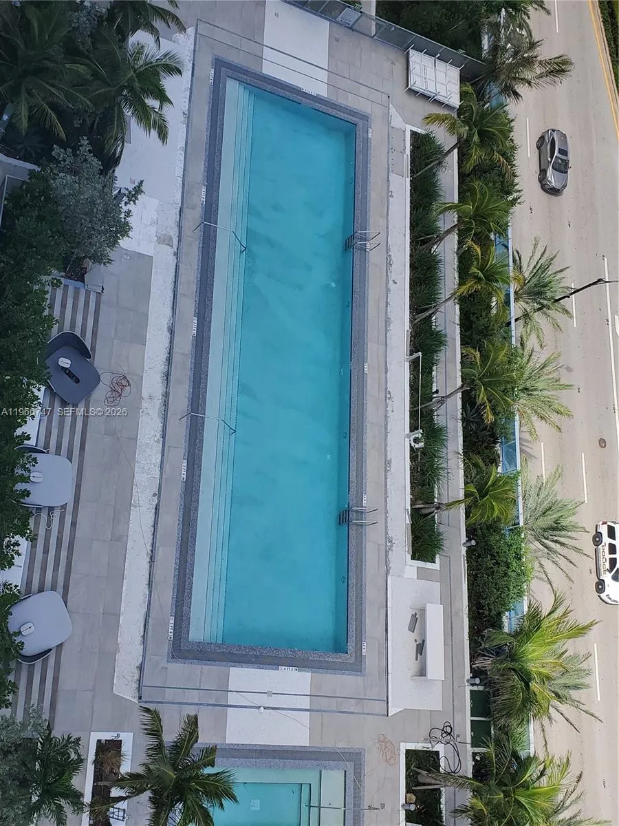 17550 COLLINS #1402 Sunny Isles Beach, FL 33160