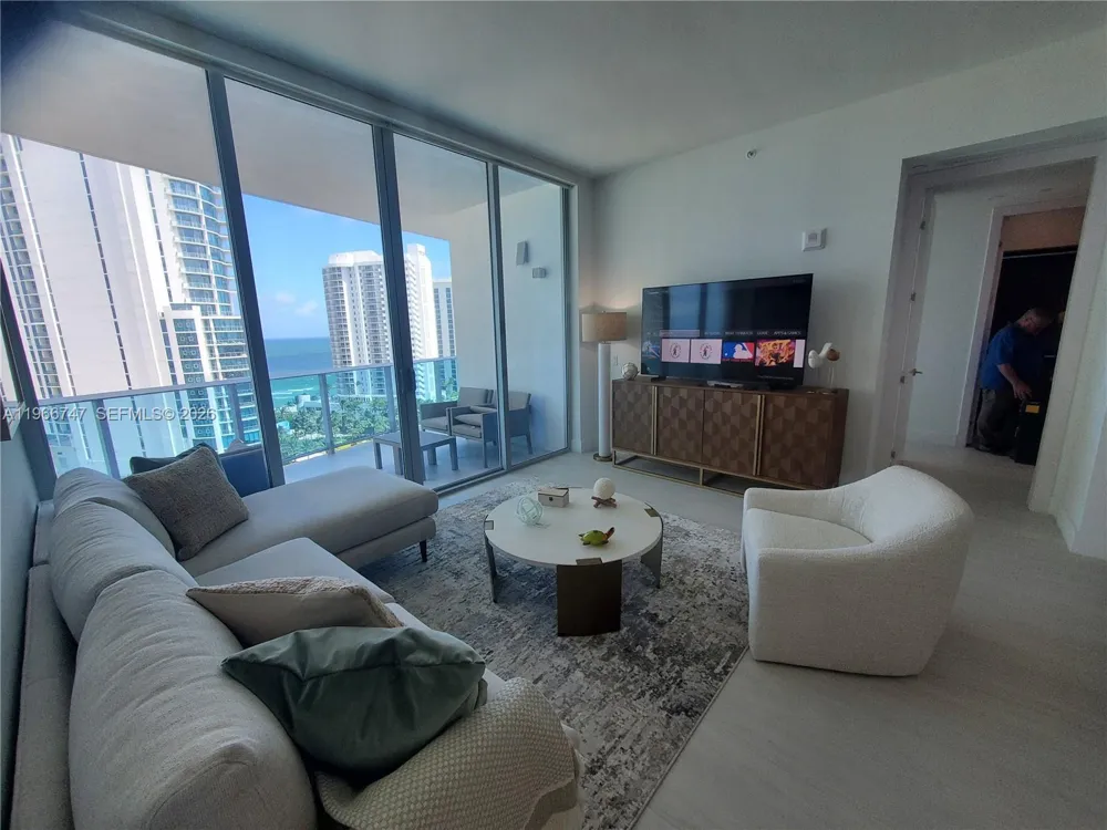 17550 COLLINS #1402 Sunny Isles Beach, FL 33160