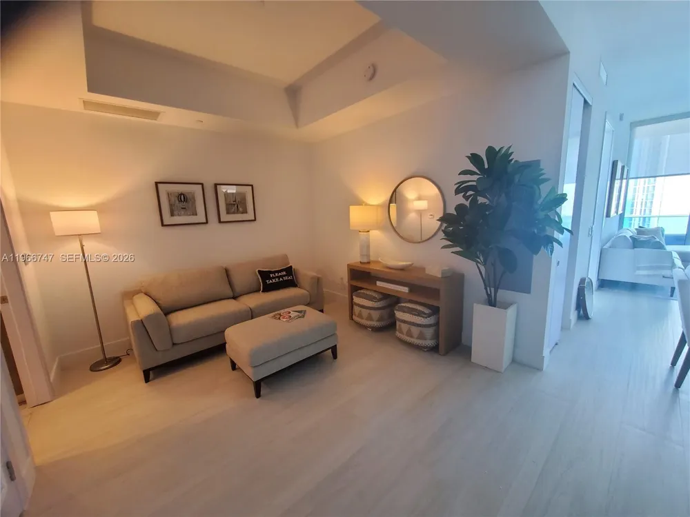 17550 COLLINS #1402 Sunny Isles Beach, FL 33160