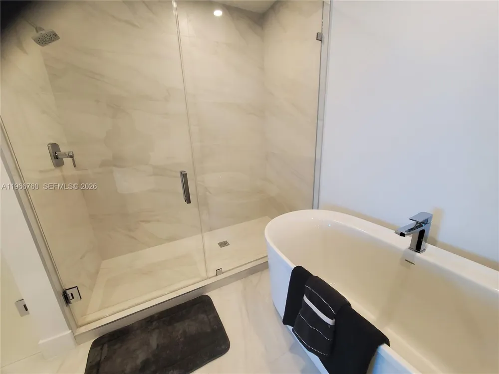 17550 Collins Ave #1403 Sunny Isles Beach, FL 33160