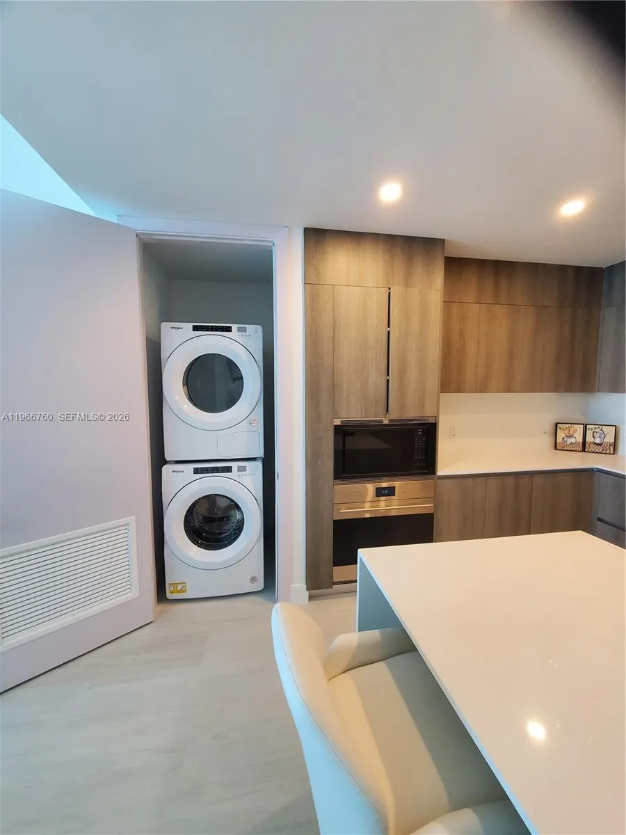17550 Collins Ave #1403 Sunny Isles Beach, FL 33160