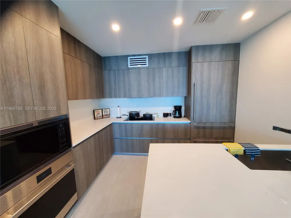 17550 Collins Ave #1403 Sunny Isles Beach, FL 33160