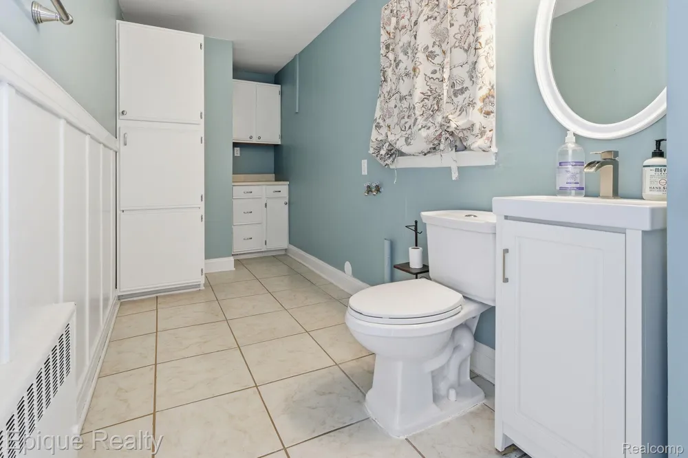 4448 Greenwood Drive Meridian Charter Township, MI 48864