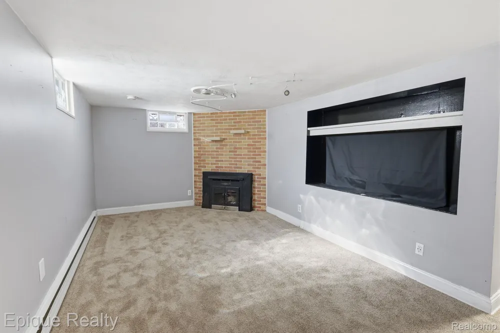 4448 Greenwood Drive Meridian Charter Township, MI 48864