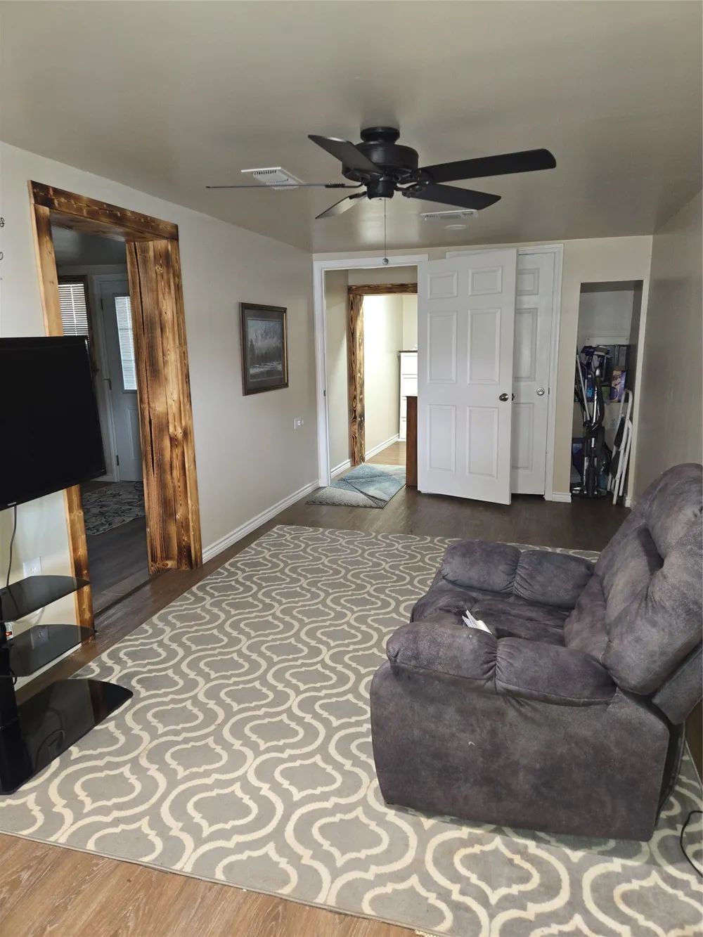 242 TreasureBeach Comanche, TX 76442