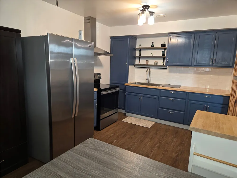 242 TreasureBeach Comanche, TX 76442