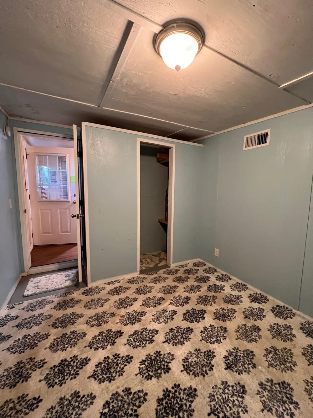 242 TreasureBeach Comanche, TX 76442