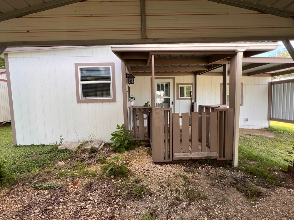 242 TreasureBeach Comanche, TX 76442