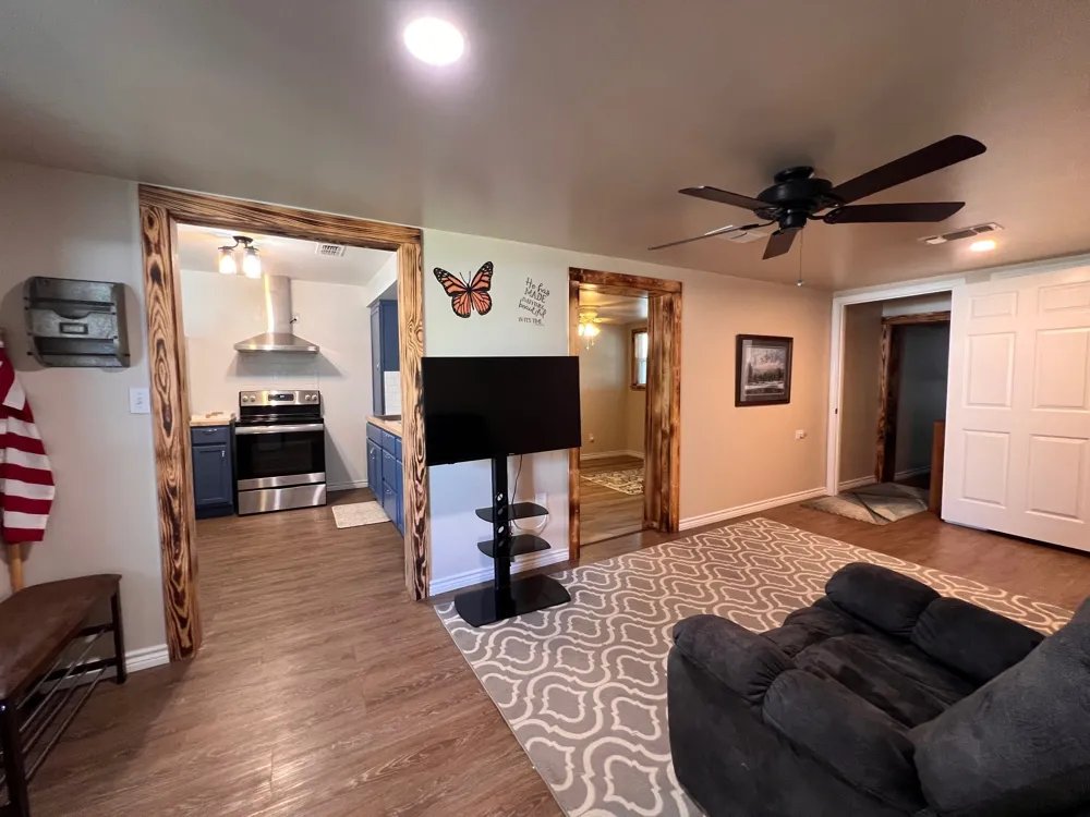 242 TreasureBeach Comanche, TX 76442
