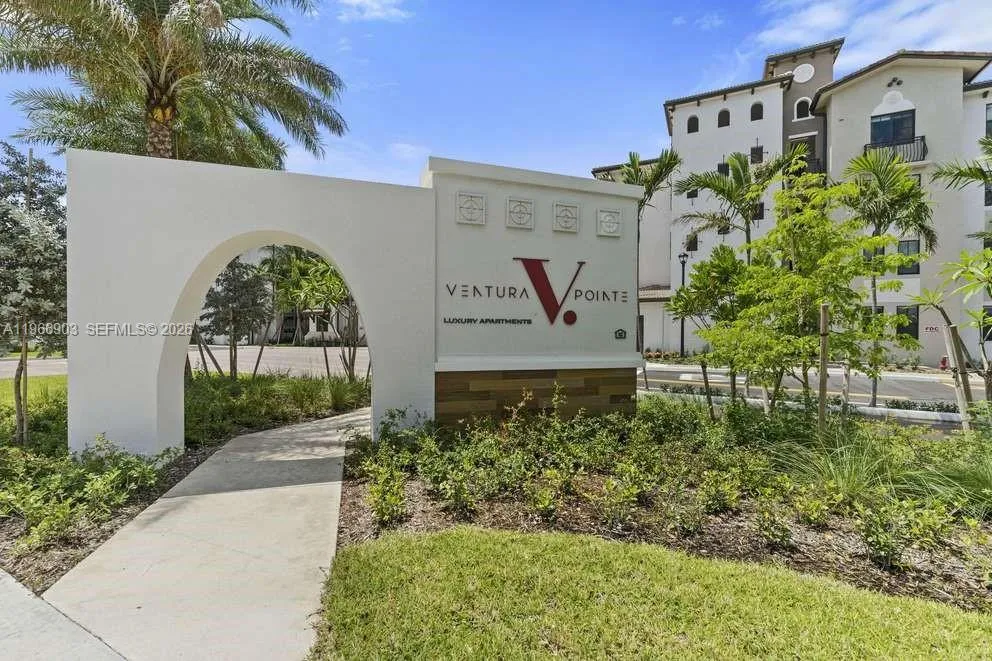 7850 Pasadena Blvd #B2 Pembroke Pines, FL 33024