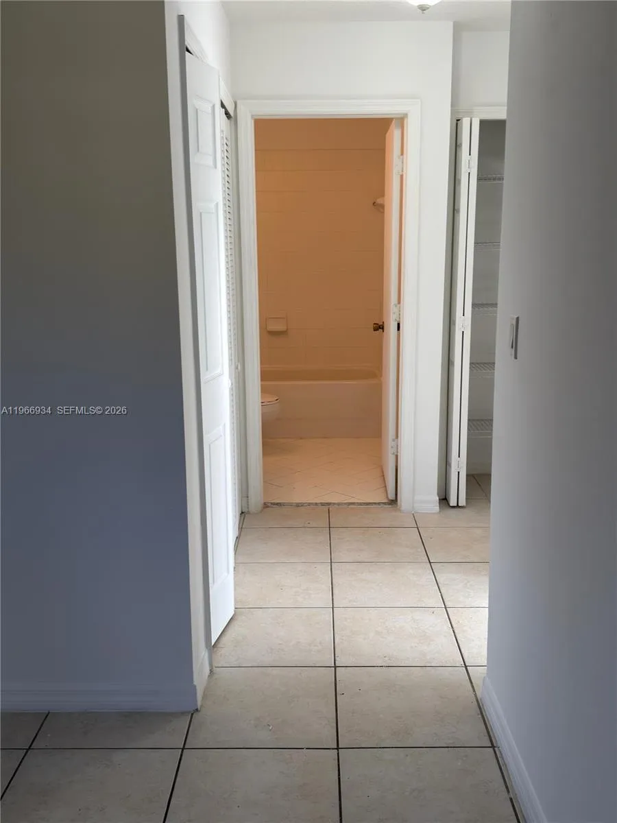 930 NE 34th Ave #201 Homestead, FL 33033