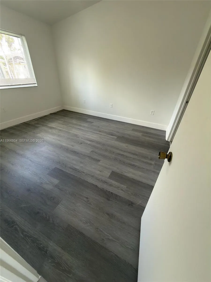 930 NE 34th Ave #201 Homestead, FL 33033