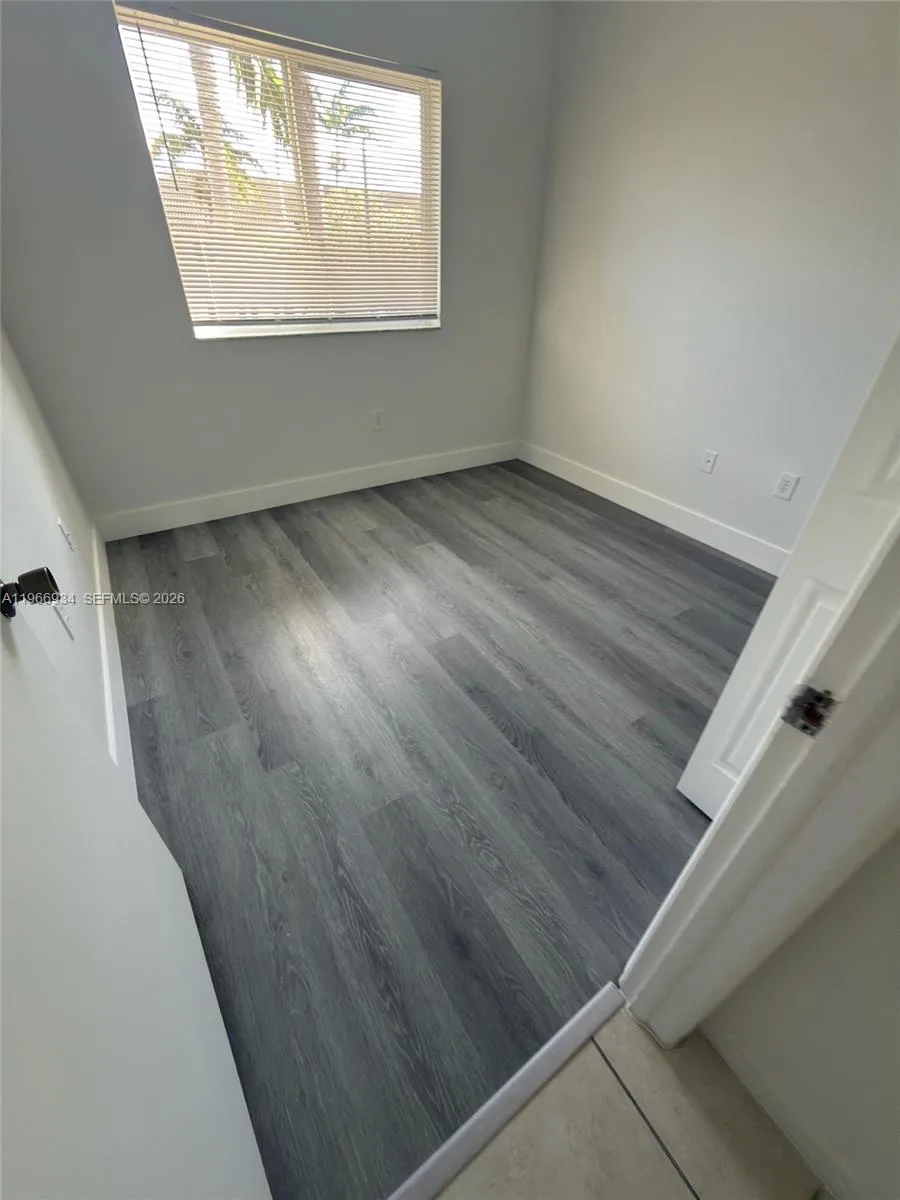 930 NE 34th Ave #201 Homestead, FL 33033