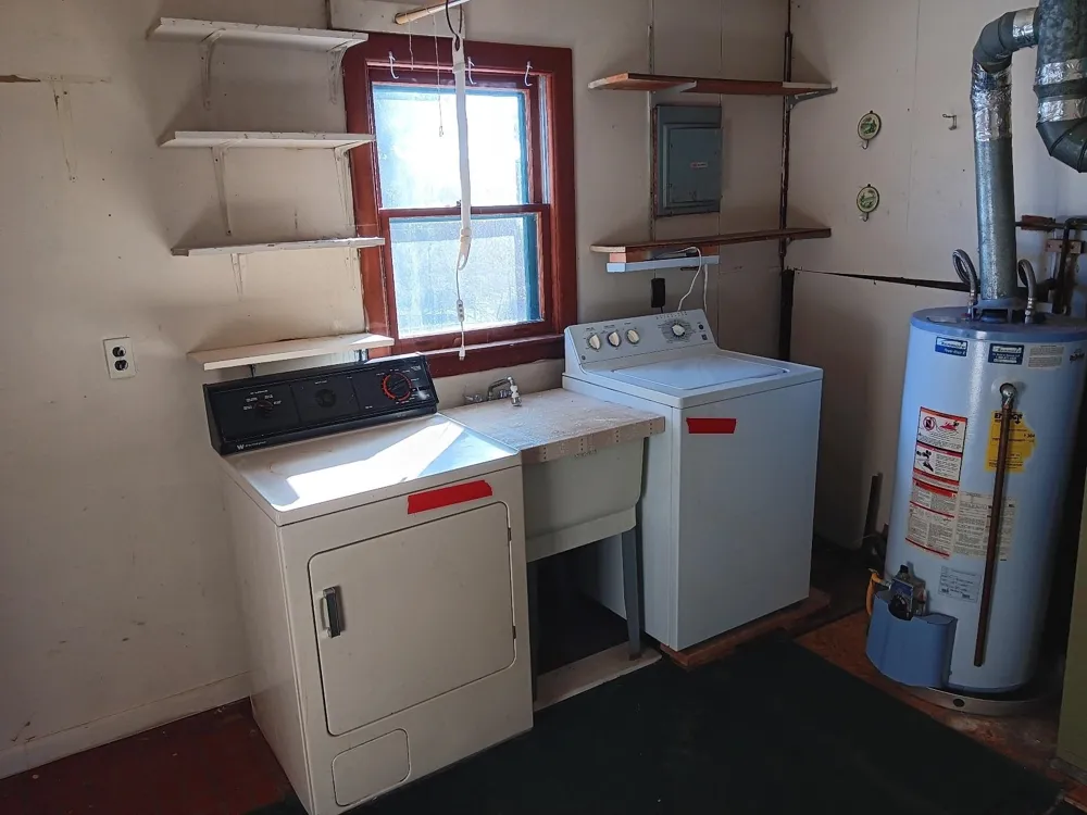 189 S Genesee Street Montrose City, MI 48457