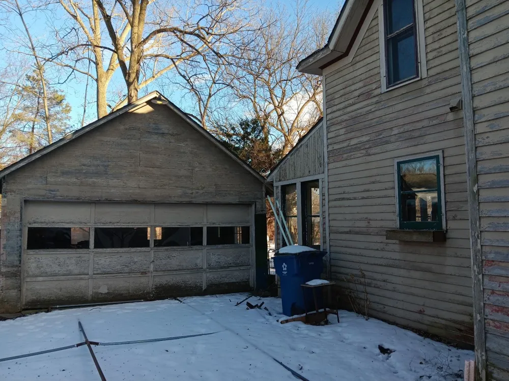 189 S Genesee Street Montrose City, MI 48457