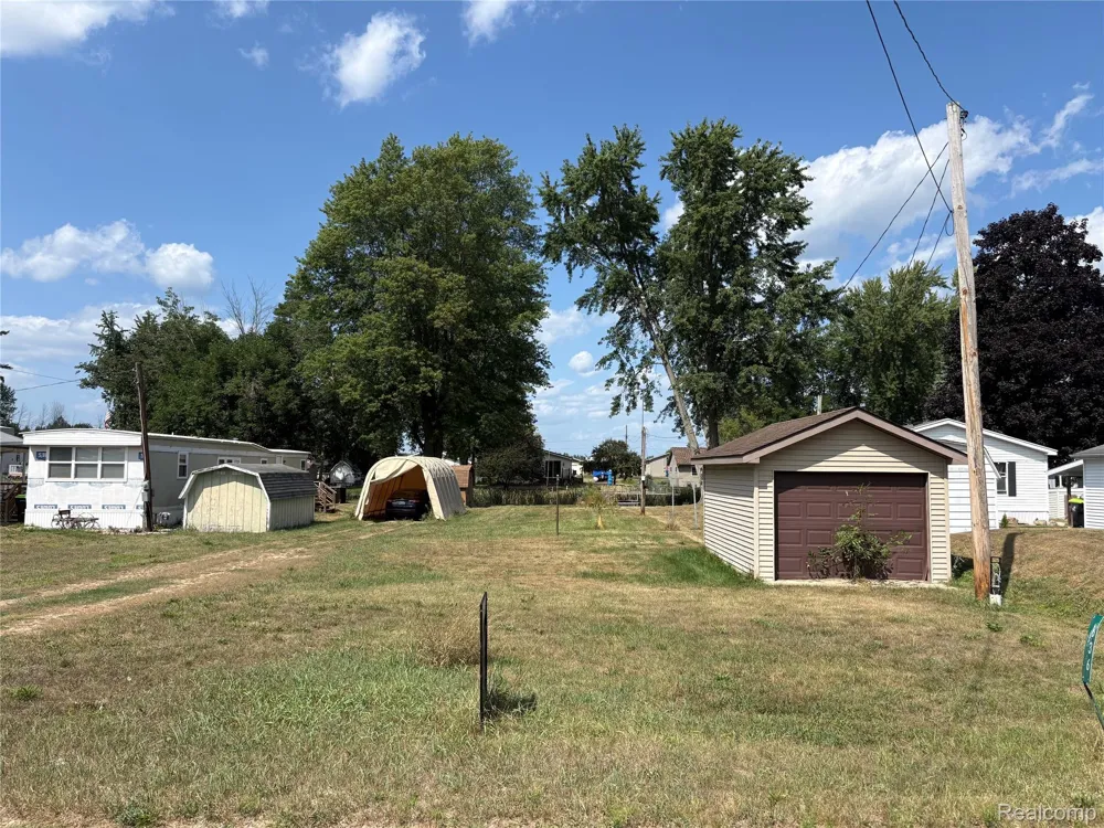 336 Twin Lake Road Tobacco Township, MI 48612