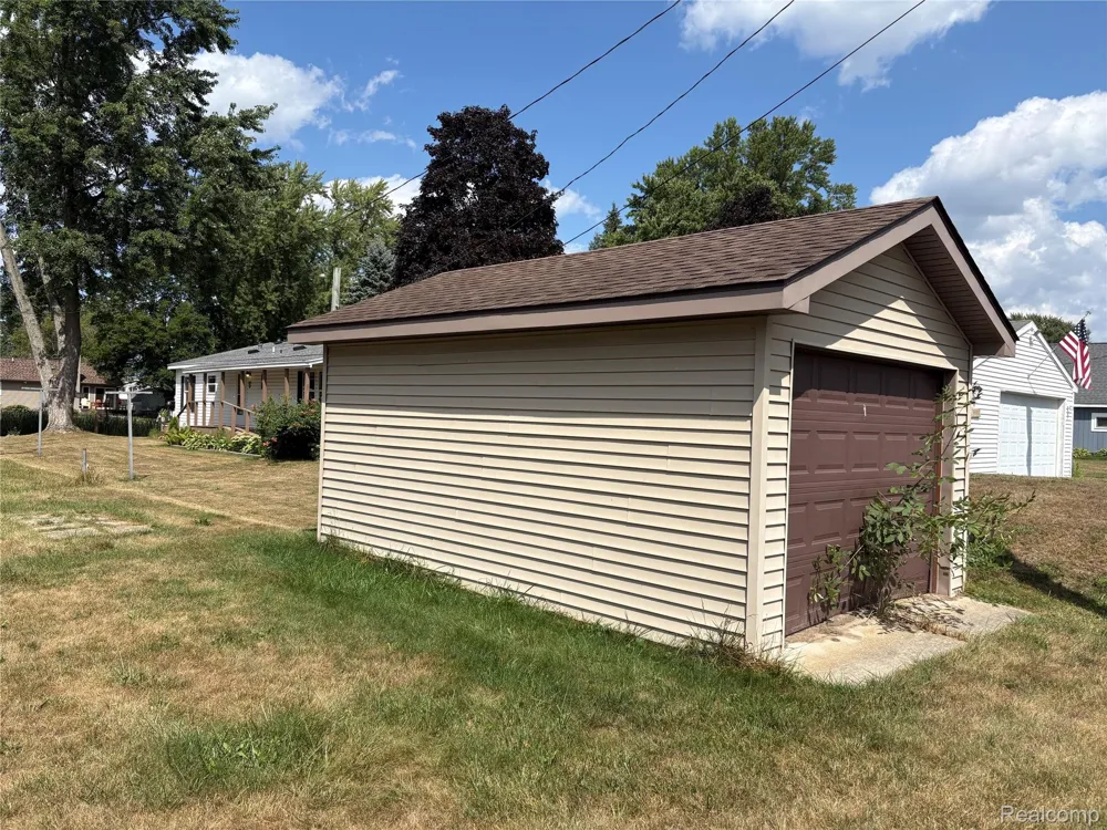 336 Twin Lake Road Tobacco Township, MI 48612