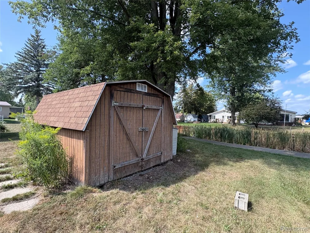 336 Twin Lake Road Tobacco Township, MI 48612