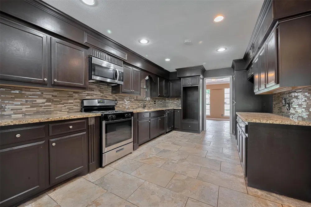 15509 Lakeview Drive Jersey Village, TX 77040