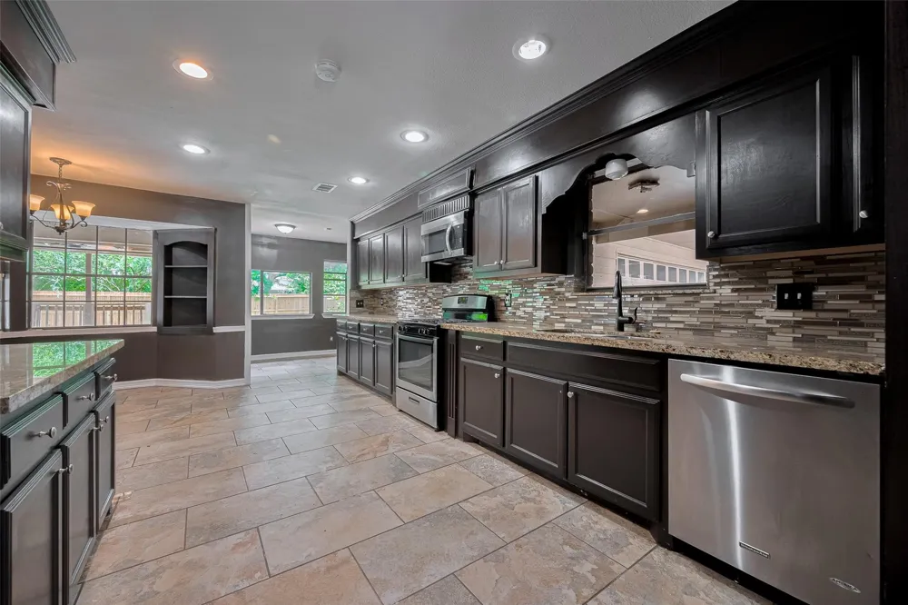 15509 Lakeview Drive Jersey Village, TX 77040