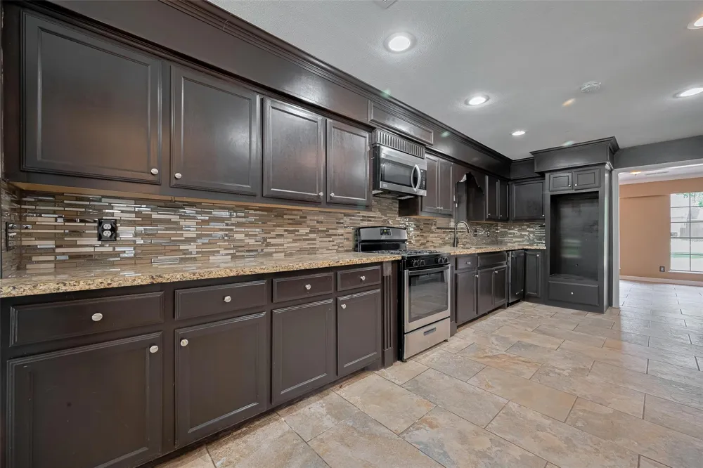 15509 Lakeview Drive Jersey Village, TX 77040
