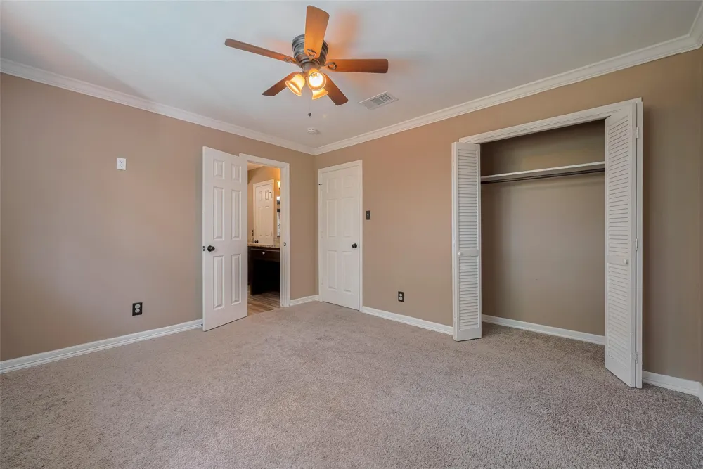 15509 Lakeview Drive Jersey Village, TX 77040