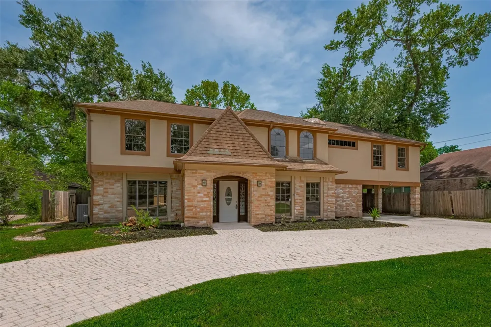 15509 Lakeview Drive Jersey Village, TX 77040
