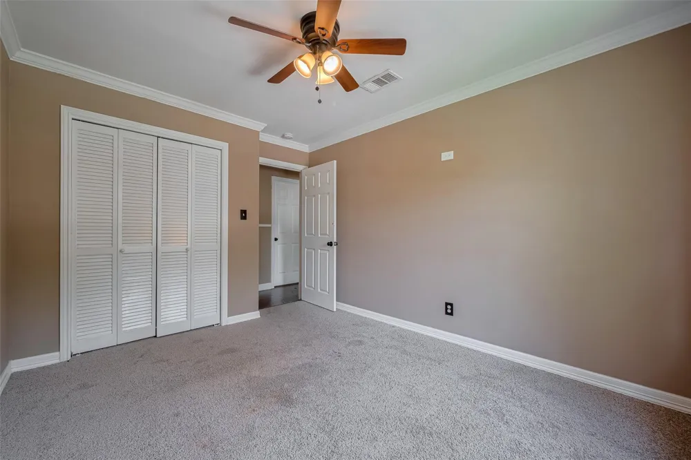 15509 Lakeview Drive Jersey Village, TX 77040