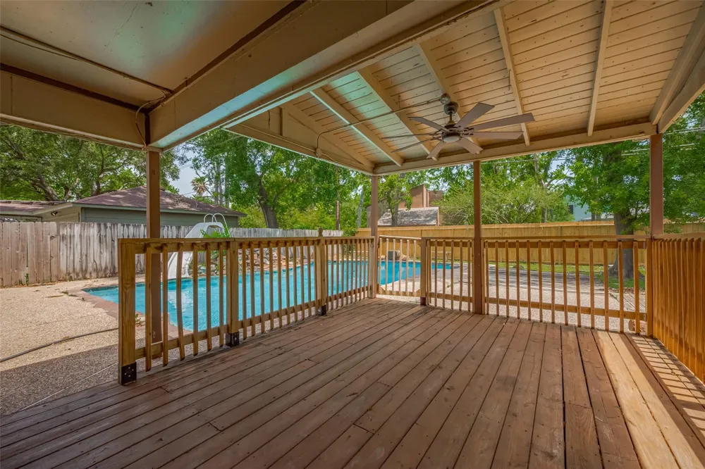 15509 Lakeview Drive Jersey Village, TX 77040