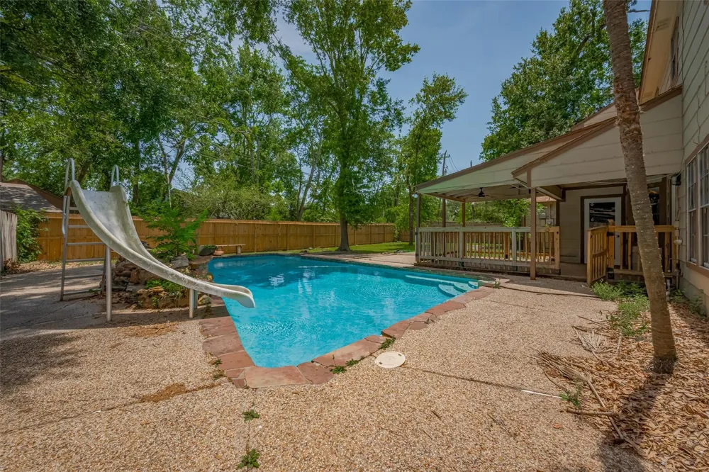 15509 Lakeview Drive Jersey Village, TX 77040