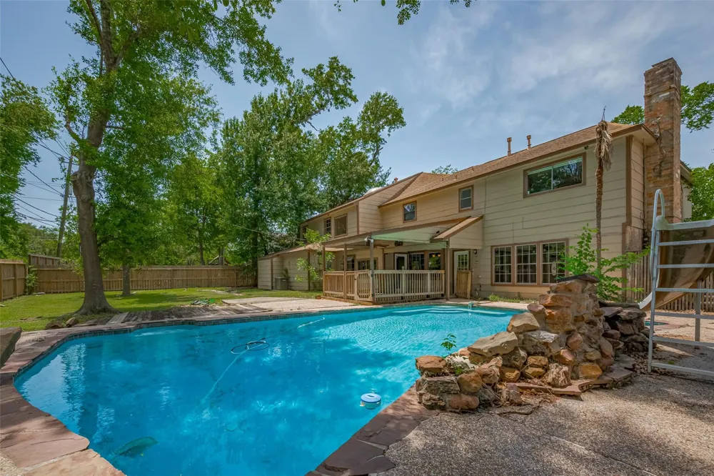15509 Lakeview Drive Jersey Village, TX 77040