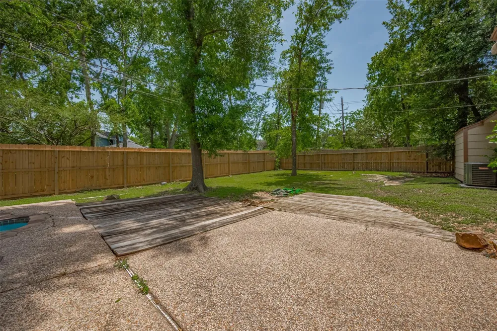 15509 Lakeview Drive Jersey Village, TX 77040