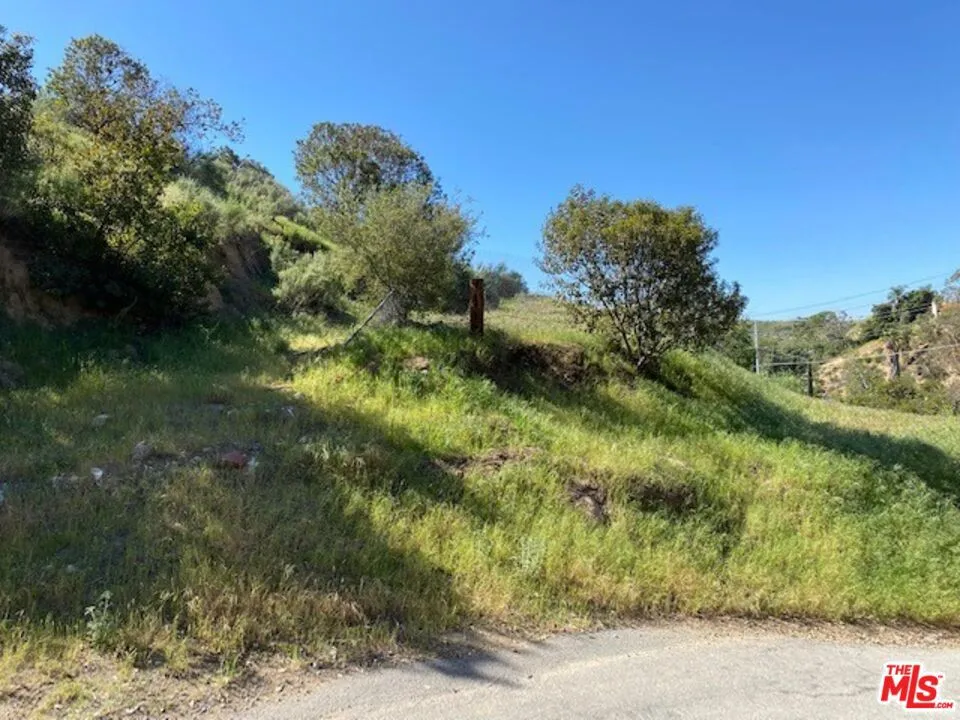 10100 Sunland Blvd Shadow Hills, CA 91040