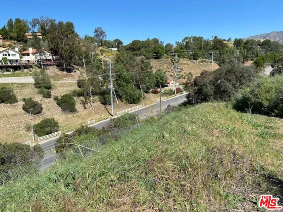 10100 Sunland Blvd Shadow Hills, CA 91040
