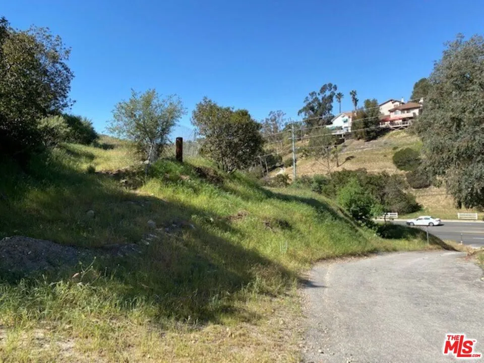 10100 Sunland Blvd Shadow Hills, CA 91040