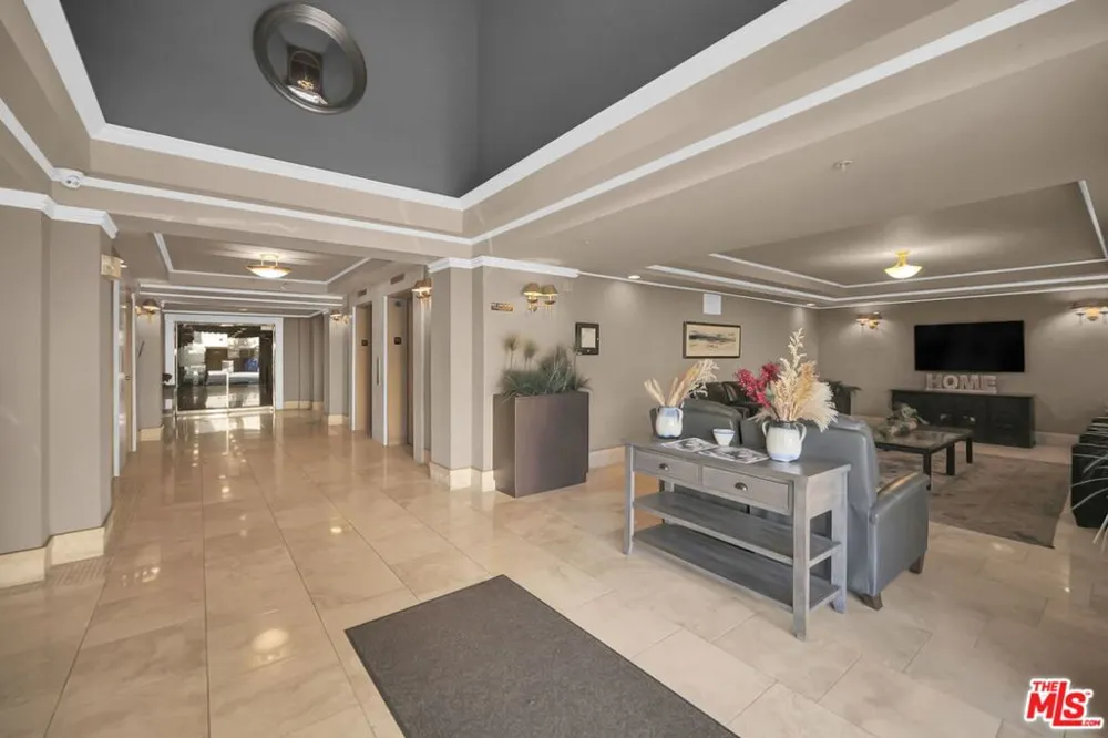 620 S Gramercy Place #135 Los Angeles, CA 90005