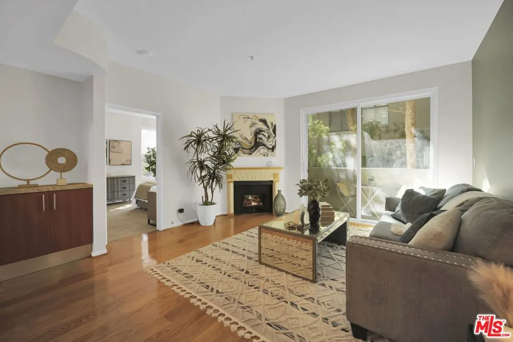 620 S Gramercy Place #135 Los Angeles, CA 90005