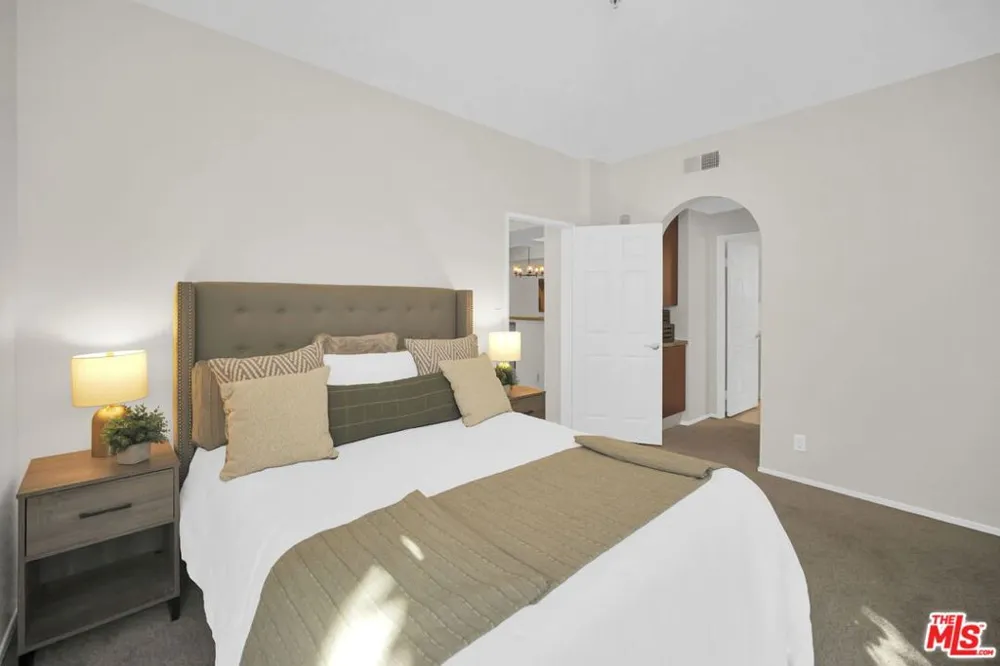 620 S Gramercy Place #135 Los Angeles, CA 90005