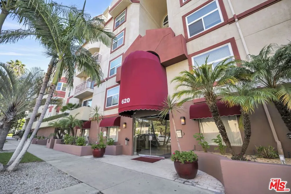 620 S Gramercy Place #135 Los Angeles, CA 90005
