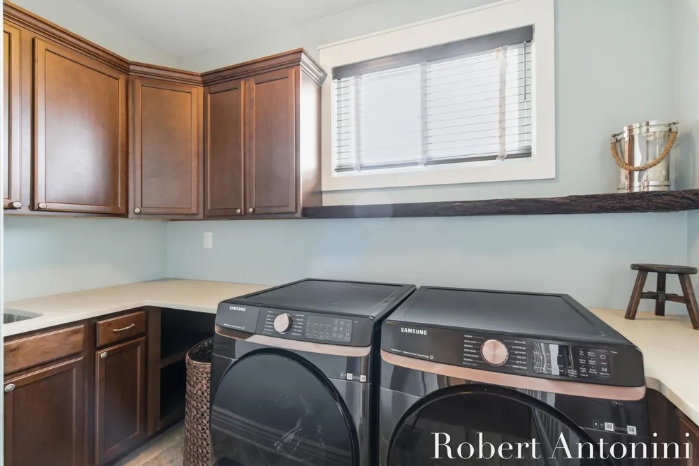 250 Shore Drive Yankee Springs Township, MI 49348